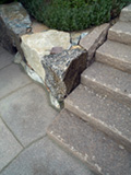 Stentrappa i råkilad granit