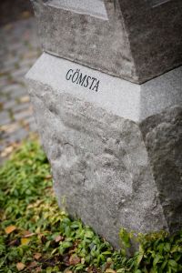 Minneslund i granit