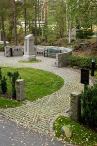Minneslund i granit