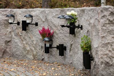 Minneslund i granit