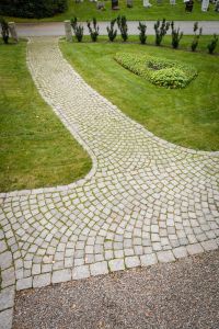 Minneslund i granit