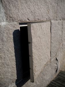 Stenmur i granit