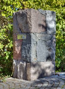Stenmur i granit