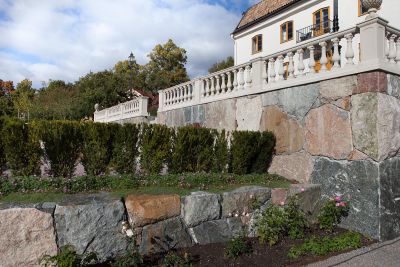 Stenmur i granit